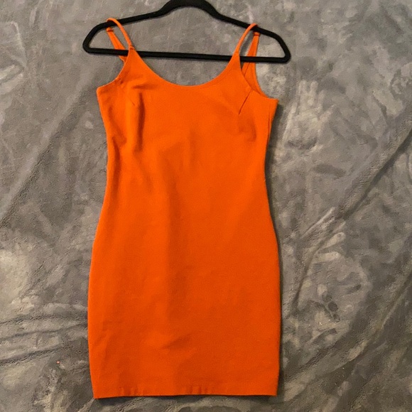 Missguided Dresses & Skirts - Burnt orange bodycon (color pictured better)